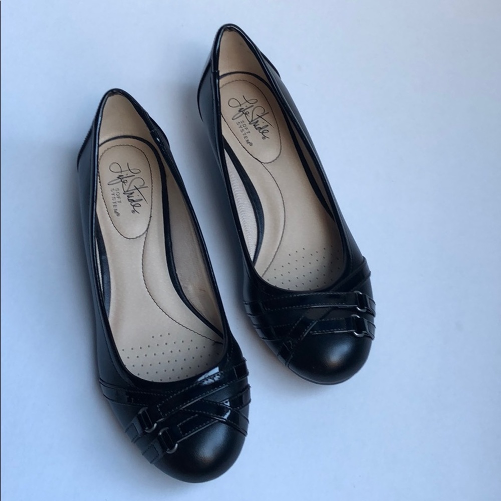 Women Life Stride black shoes